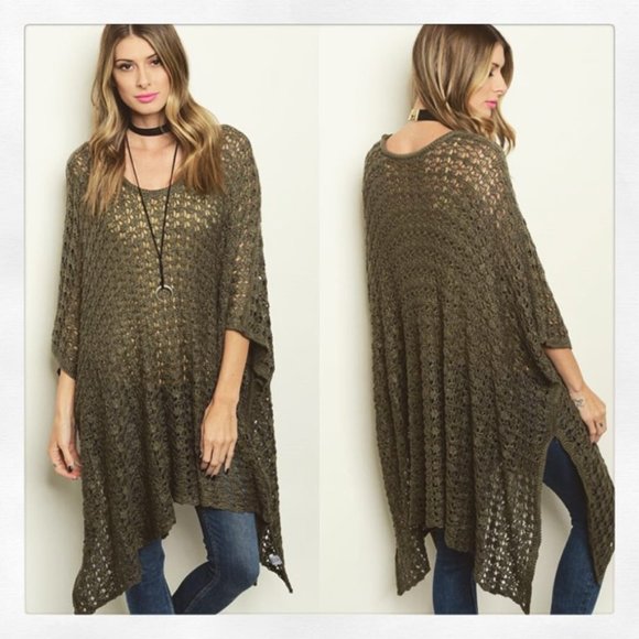 Sweaters - Knitted poncho 💕
